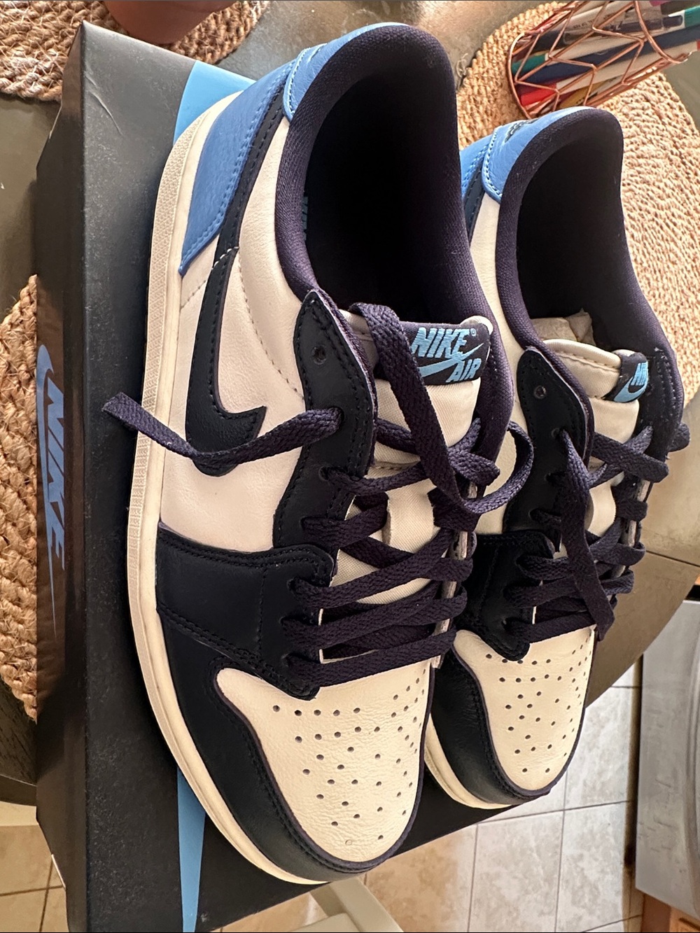 Nike Men’s Low-Top Sneakers in White and Navy Blue